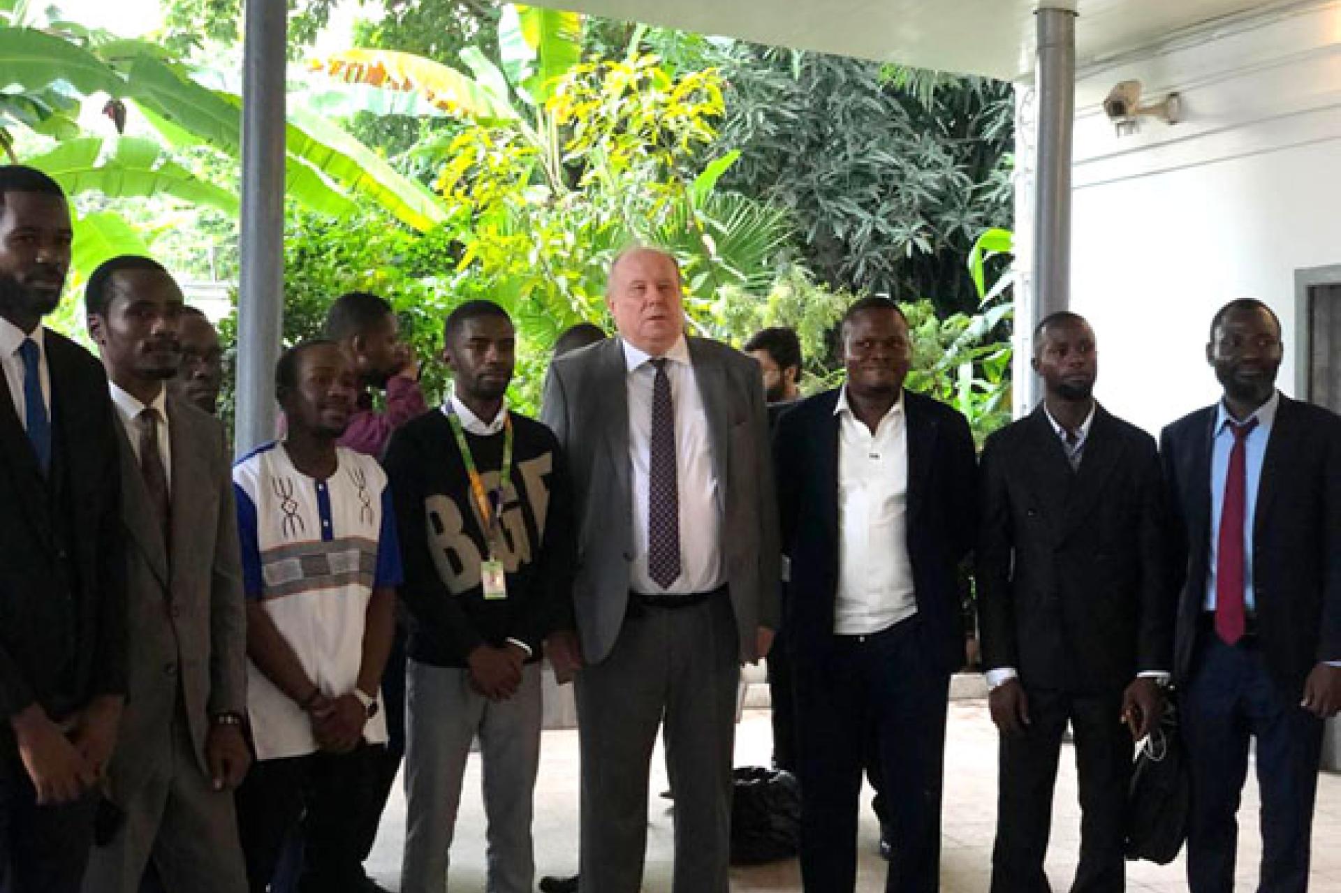 Tikhaze et diplômés de Russie