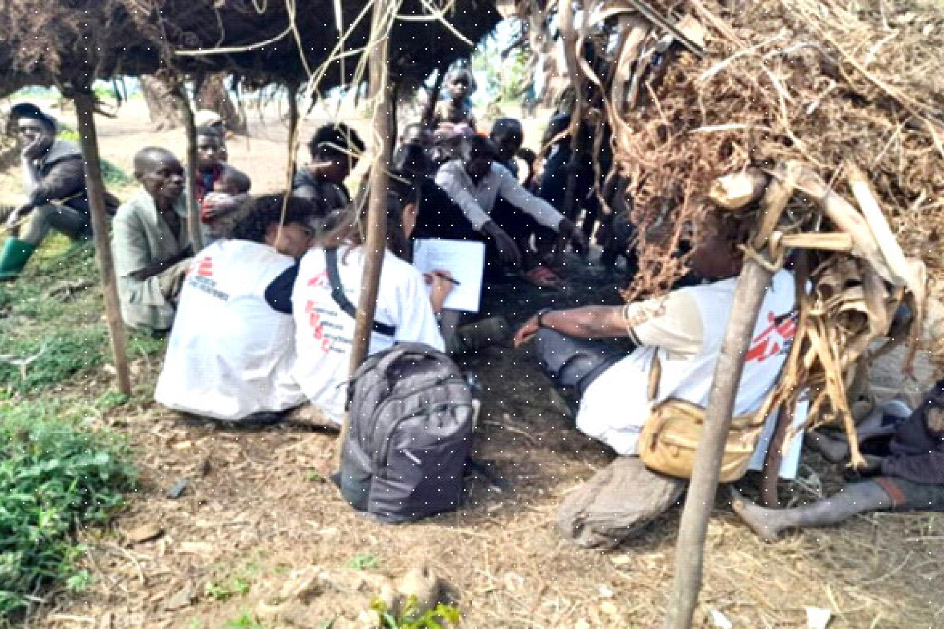 Une vue des équipes MSF auprès des déplacés.