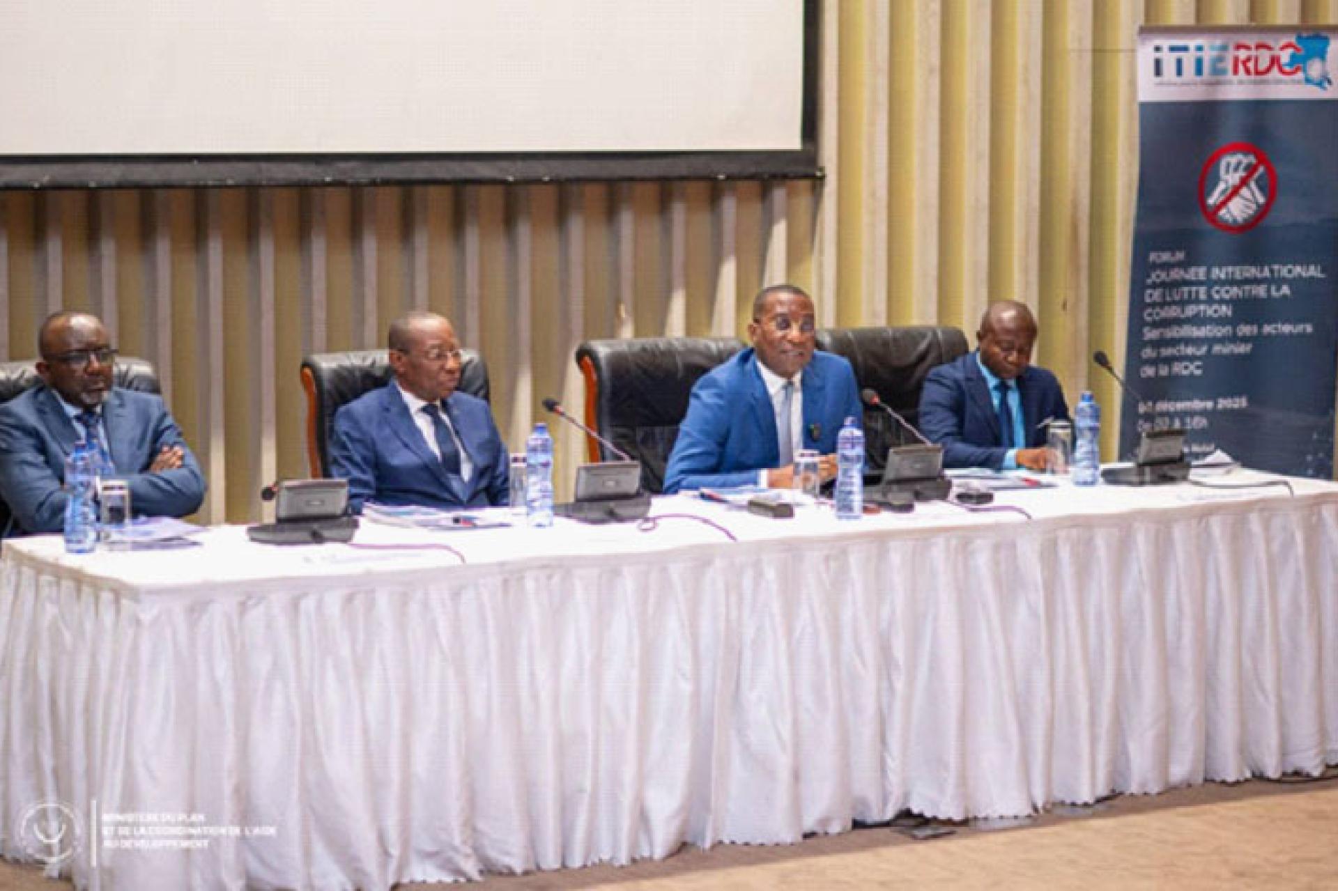 Vue des participants à l'atelier de réflexion sur la gouvernance minière. 