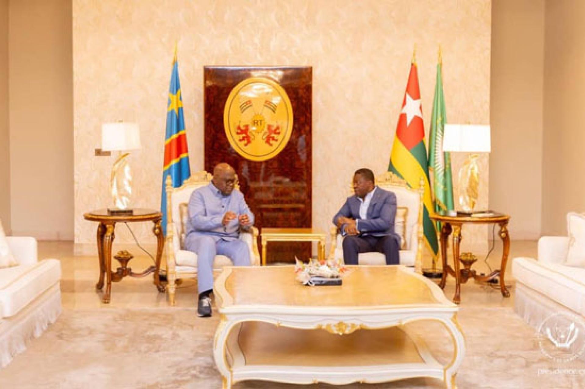Le Président Tshisekedi échangeant avec Faure Essozimna Gnassingbé. Photo droits tiers