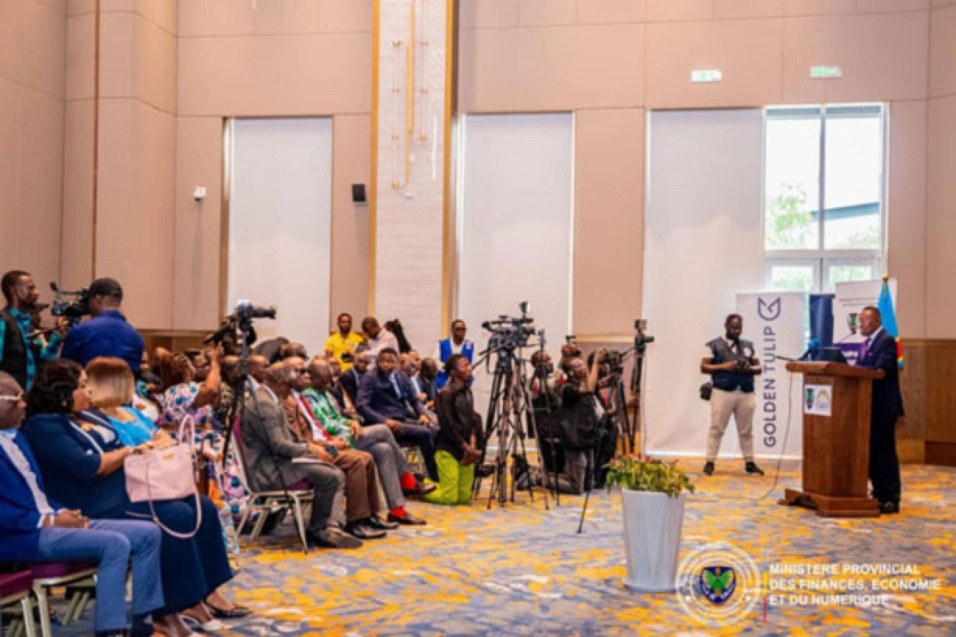 Le ministre provincial des Finances, Economie et Numérique Magloire Kabemba lançant la campagne de sensibilisation.  Photo droits tiers