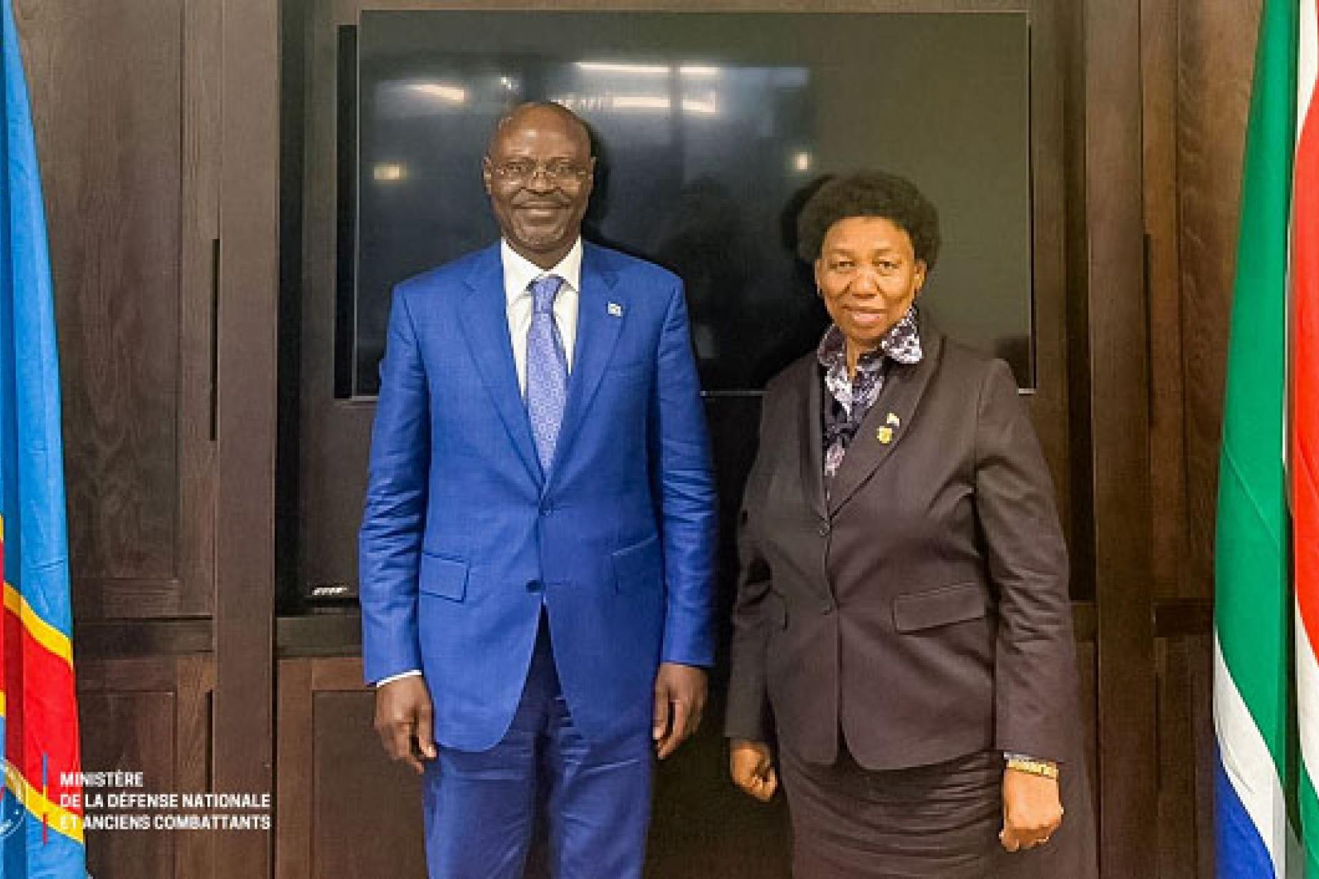  À Pretoria, le VPMGuy Kabombo a rencontré son homologue sud-africaine, Angie Motshekga, pour une séance de travail à huis clos. Photo droits tiers