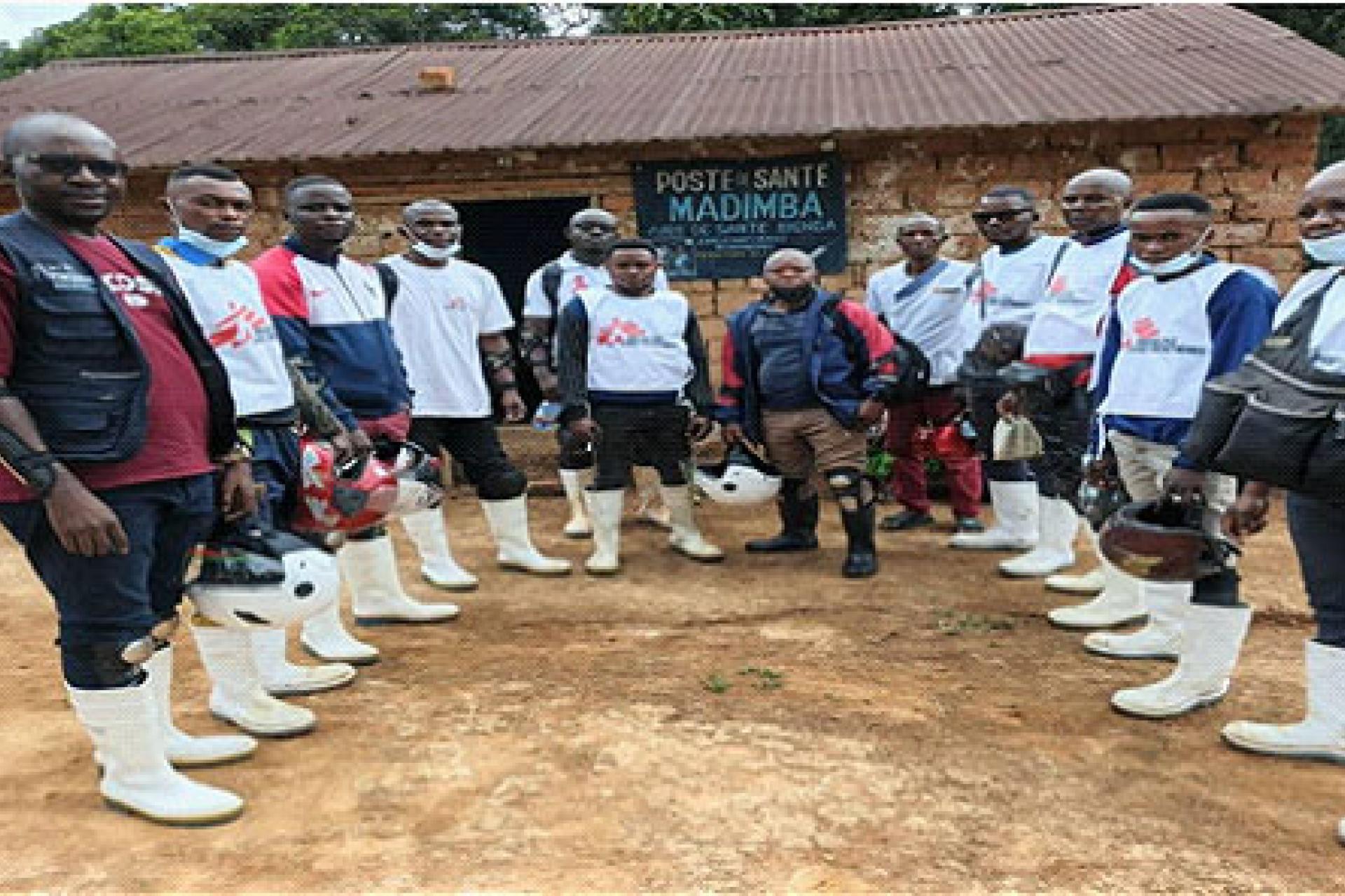 Equipe conjointe SGI-MSF-ZS à l'Epicentre (PS du Village MADIMBA). 