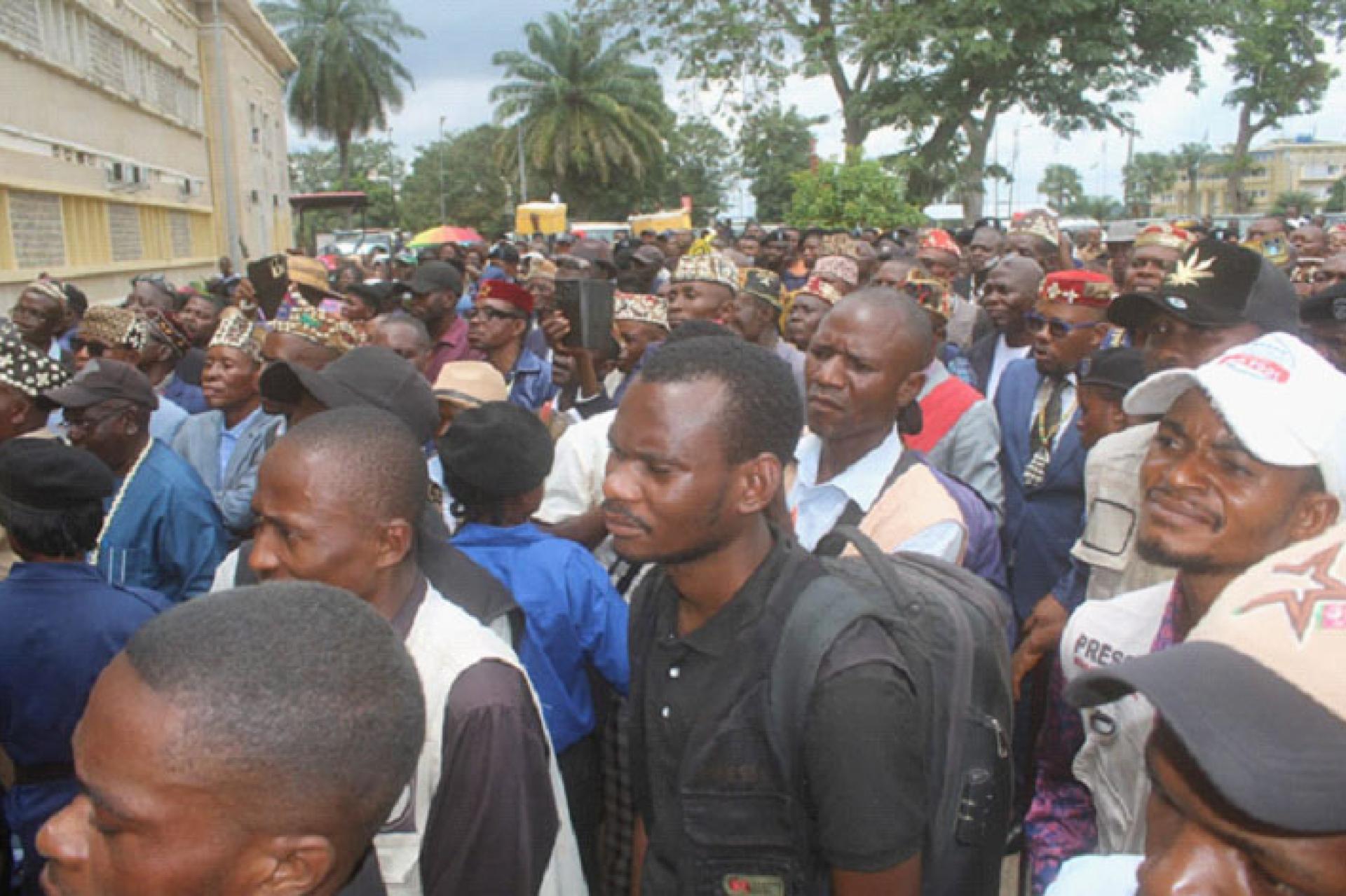 chefs coutumiers attendant Eugénie Tshiela