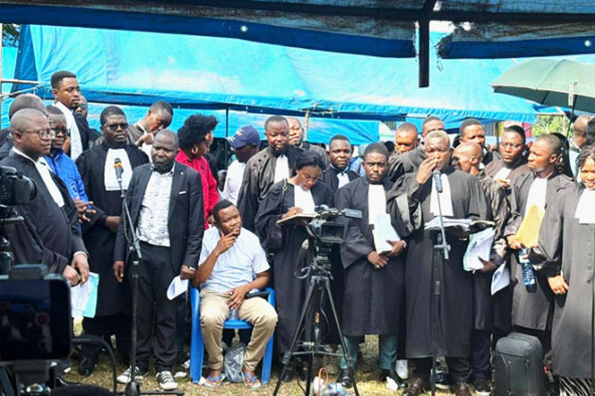 Deuxième audience du procès du Dr David Balanganayi tenue dans l’enceinte de la maison communale de la N’sele.  Photo droits tiers